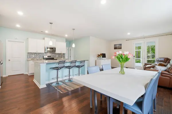 1067 Sago Palm Ct, Mount Pleasant, SC 29429