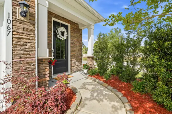 1067 Sago Palm Ct, Mount Pleasant, SC 29429