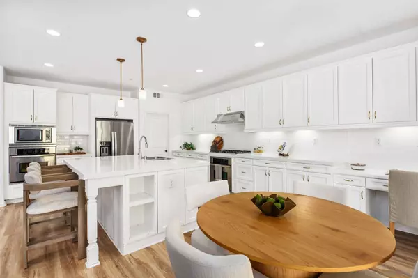 8492 Blackburn Ln, San Diego, CA 92127