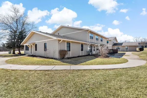 5780 MADRID CT #48-B, Hanover Park, IL 60133