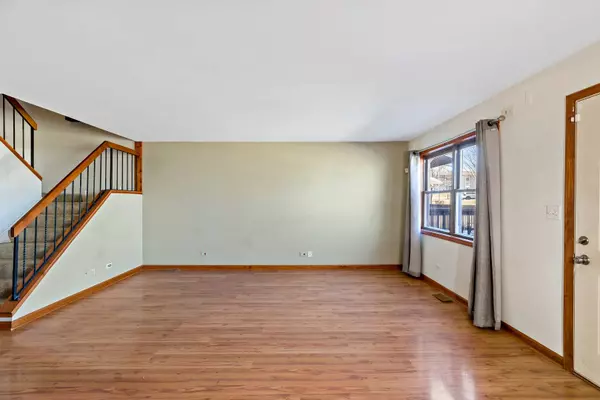 5780 MADRID CT #48-B, Hanover Park, IL 60133