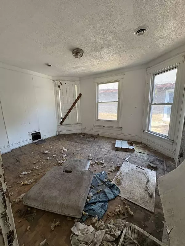 318 W 75th ST, Chicago, IL 60620