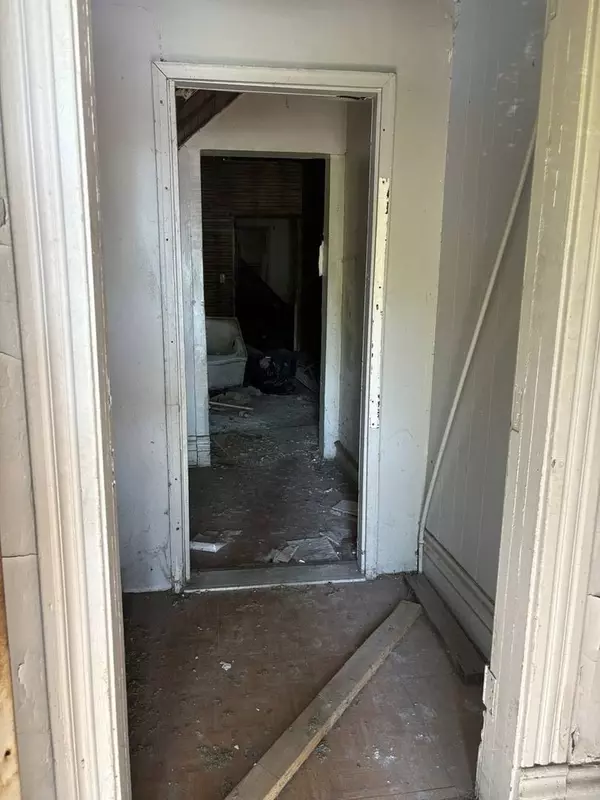 318 W 75th ST, Chicago, IL 60620