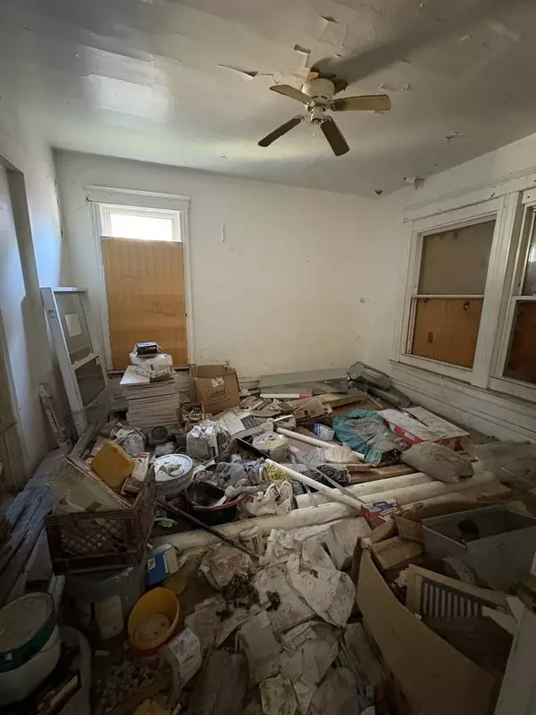 318 W 75th ST, Chicago, IL 60620