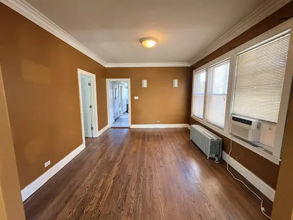 6753 S Artesian AVE, Chicago, IL 60629