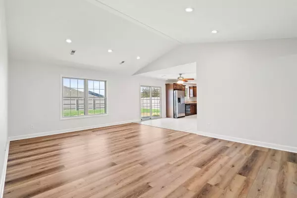 531 Gregory LN, Fulton, MO 65251