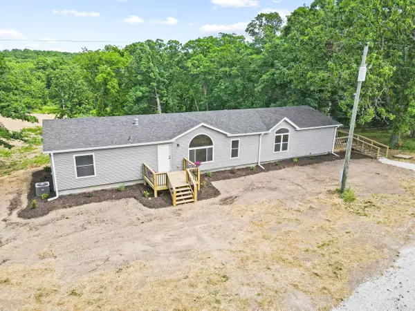 1271 County RD #2445, Huntsville, MO 65259