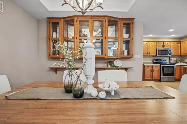 307 Macaw DR, Columbia, MO 65202