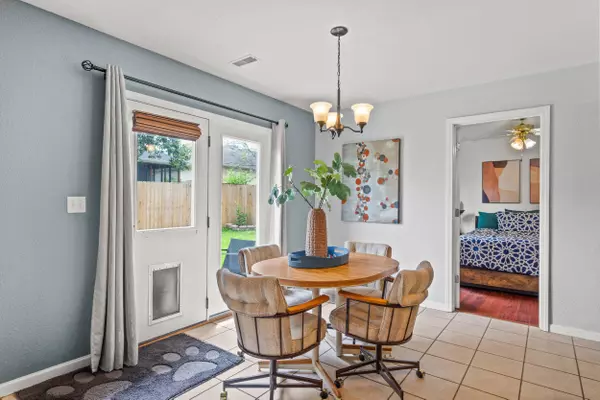 1704 Native dancer DR, Columbia, MO 65202