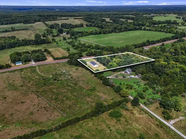 7096 State RD #J, Fulton, MO 65251