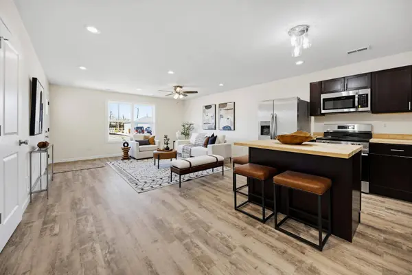 1355 E Bias LN, Centralia, MO 65240