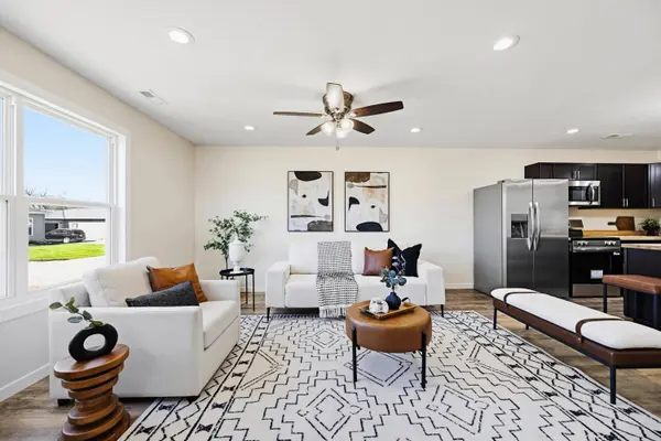 1355 E Bias LN, Centralia, MO 65240