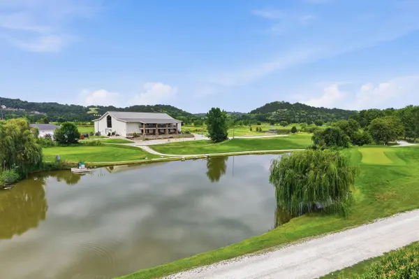 1616 Oilwell RD, Jefferson City, MO 65101