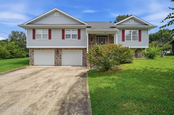 1924 LAKEVIEW DRIVE