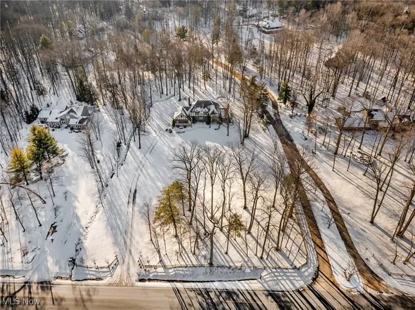 10242 Pinecrest RD, Concord, OH 44077