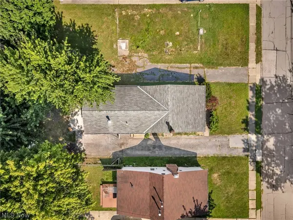 290 E 317th ST, Willowick, OH 44095