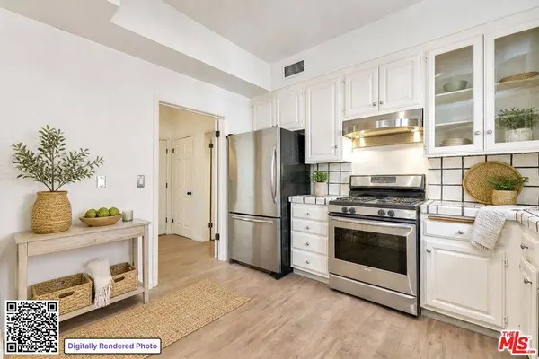 420 S Barrington AVE #102, Los Angeles, CA 90049