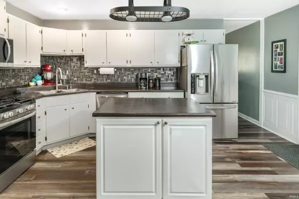 525 S Poplar Drive, Ellettsville, IN 47429