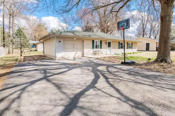 525 S Poplar Drive, Ellettsville, IN 47429