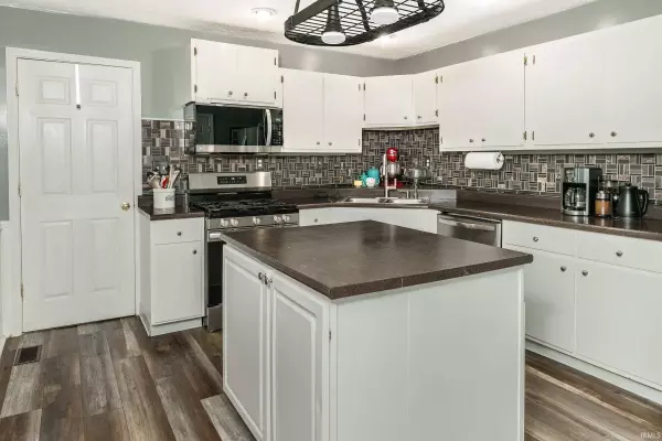 525 S Poplar Drive, Ellettsville, IN 47429