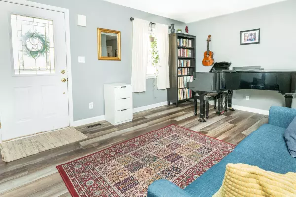 525 S Poplar Drive, Ellettsville, IN 47429