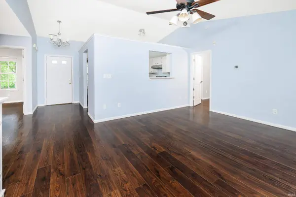 1529 W Edinburgh Bend, Bloomington, IN 47403