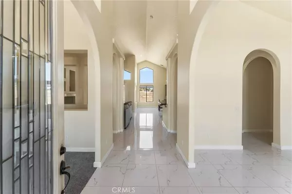 9170 Japatul RD, Apple Valley, CA 92308