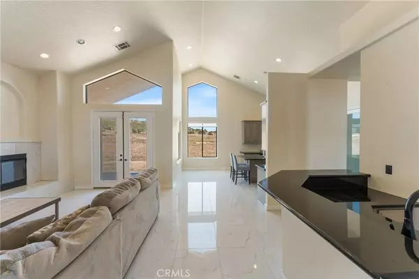 9170 Japatul RD, Apple Valley, CA 92308