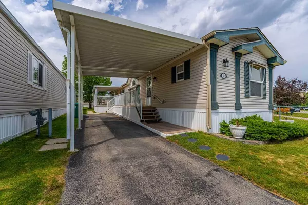 99 Arbour Lake RD NW #67, Calgary, AB T3G4E4