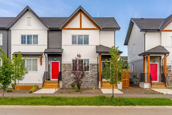 56 Creekside BLVD SW, Calgary, AB T2X4R1