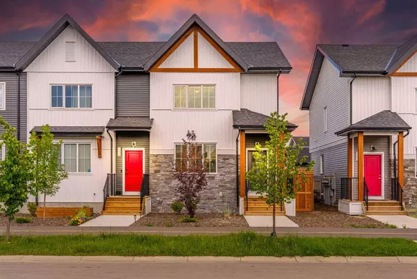 56 Creekside BLVD SW, Calgary, AB T2X4R1