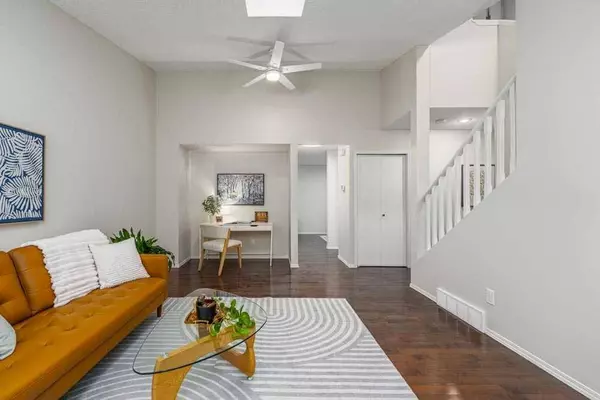 2216 29 ST SW #1, Calgary, AB T3E 2K2