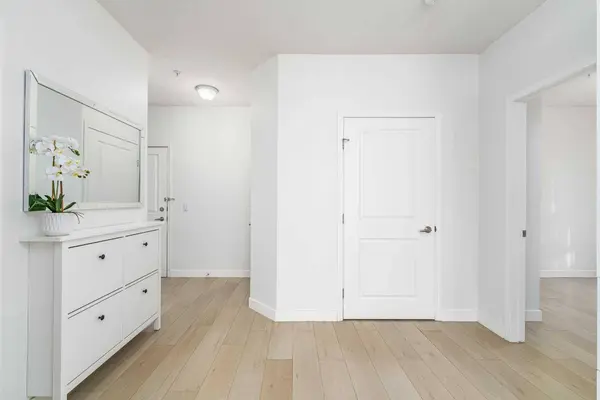 15204 Bannister RD SE #108, Calgary, AB T2X3T4