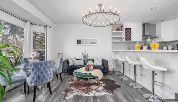 1347 Berkley DR NW, Calgary, AB T3K 1T4
