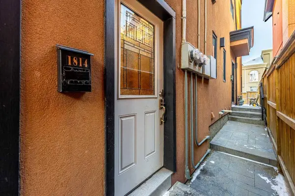 1814 14A ST SW, Calgary, AB T2T 3W7