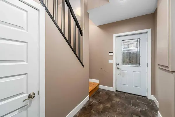 1814 14A ST SW, Calgary, AB T2T 3W7