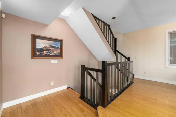 1814 14A ST SW, Calgary, AB T2T 3W7