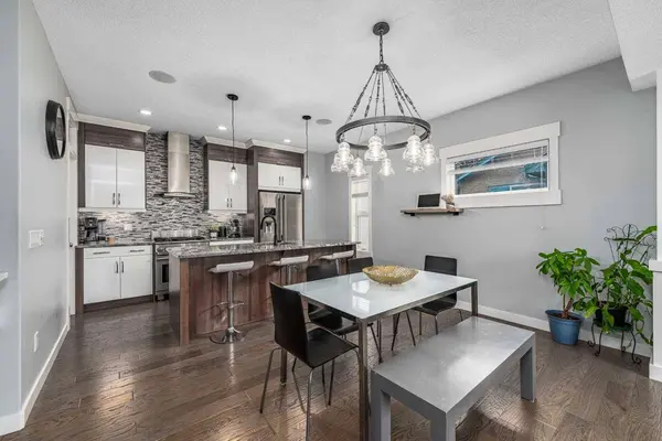 2432 24A ST SW #1, Calgary, AB T3E 1W1