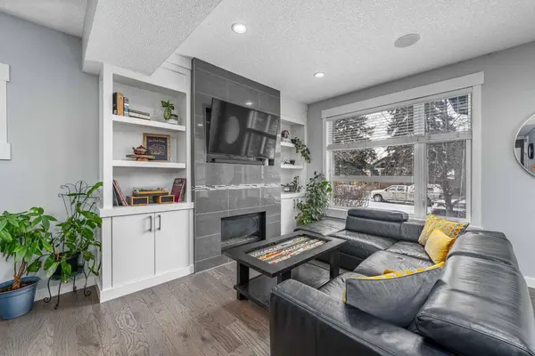 2432 24A ST SW #1, Calgary, AB T3E 1W1