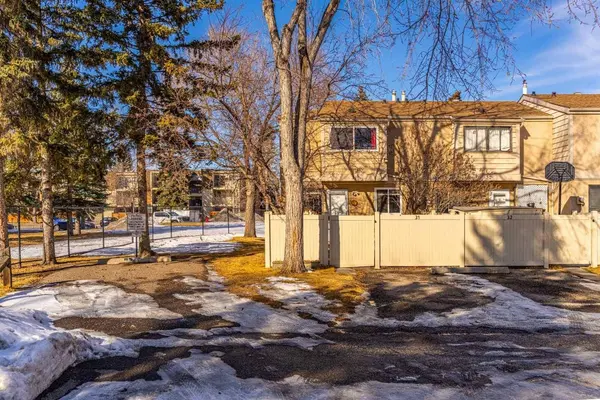 2319 56 ST NE #31, Calgary, AB T1Y 2M2