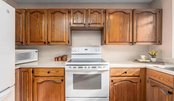 2319 56 ST NE #31, Calgary, AB T1Y 2M2