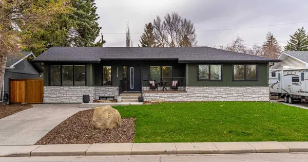 2328 58 AVE SW, Calgary, AB T3E 1N5