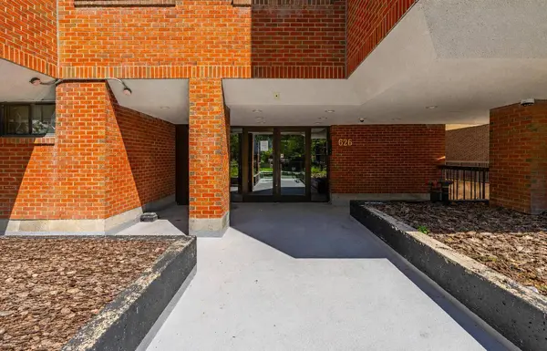 626 15 AVE SW #502, Calgary, AB T2R 0R5