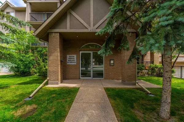 1422 Centre A ST NE #201, Calgary, AB T2E 2Z9