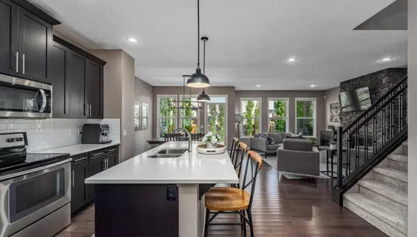 220 Copperpond GN SE, Calgary, AB T2Z 1H9