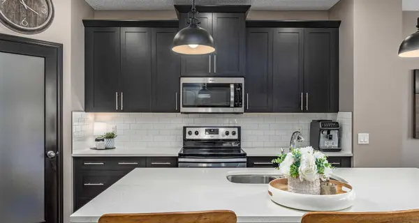 220 SW Copperpond GN SE, Calgary, AB T2Z 1H9