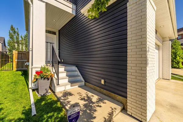 220 Copperpond GN SE, Calgary, AB T2Z 1H9