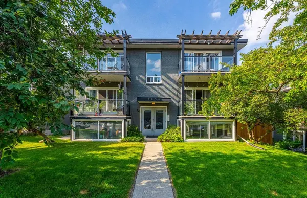 1908 28 AVE SW #301, Calgary, AB T2T 1K1