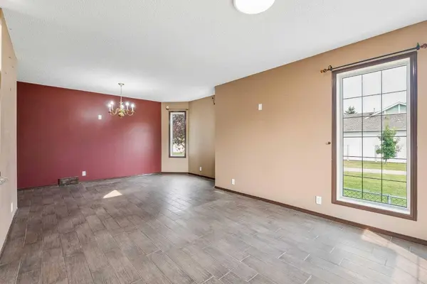 1116 Woodside WAY NW, Airdrie, AB T4B 2S3