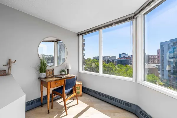 626 15 AVE SW #502, Calgary, AB T2R 0R5
